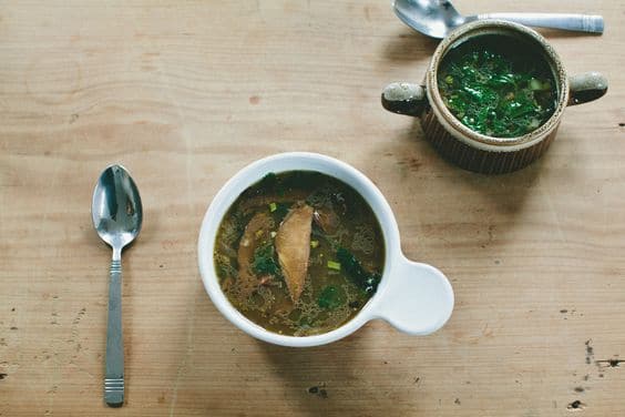 Zdraviu prospešná polievka plná zdravých húb.