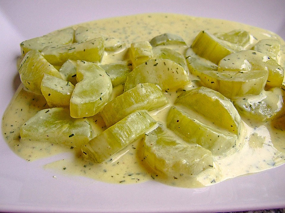 Recept na uhorkovú omáčku z čerstvých uhoriek je jednoduchý.